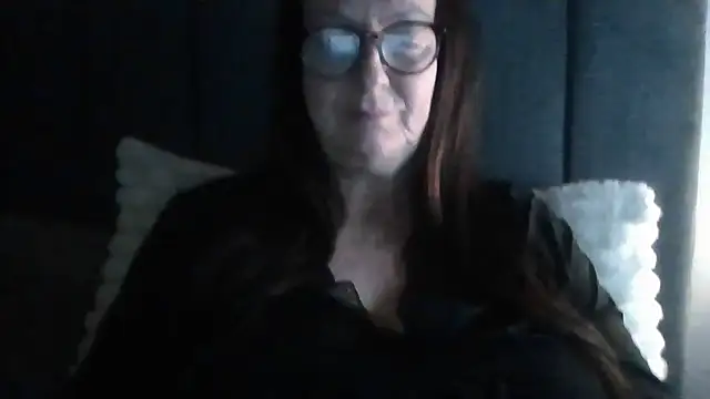 Snapshot of Tillieuk chatting on 05/11/26, 10:18 Tillieuk online show from 05/11/26, 10:18