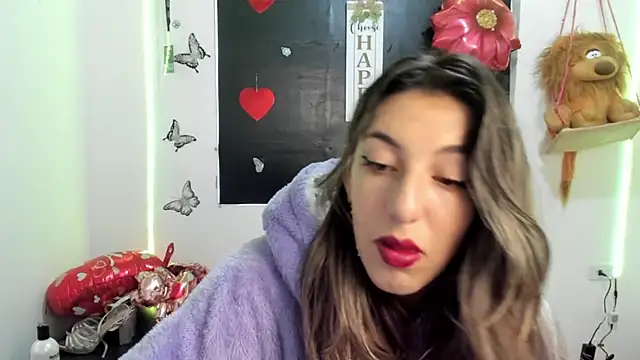 Snapshot of queen-natty chatting on 03/03/25, 01:23 queen-natty online show from 03/03/25, 01:23