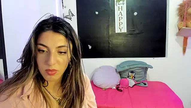 Snapshot of queen-natty chatting on 01/28/25, 07:22 queen-natty online show from 01/28/25, 07:22