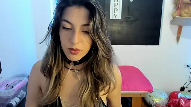 Snapshot of queen-natty chatting on 02/06/25, 04:42 queen-natty online show from 02/06/25, 04:42