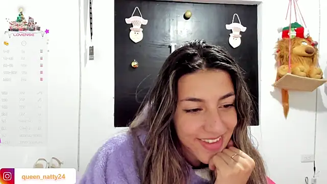 Snapshot of queen-natty chatting on 12/28/24, 06:49 queen-natty online show from 12/28/24, 06:49