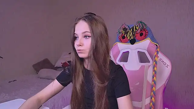 Snapshot of tikkisa chatting on 03/21/25, 10:17 tikkisa online show from 03/21/25, 10:17