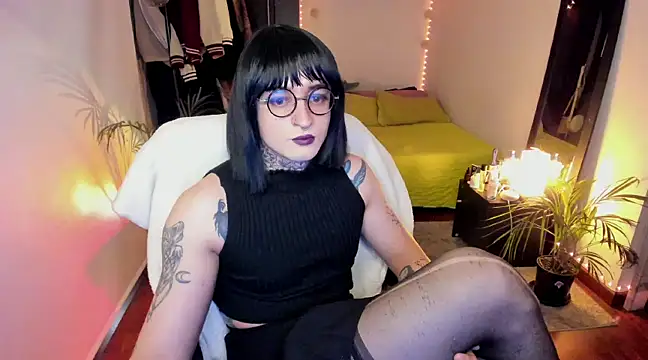 Snapshot of ShiiraVelkor chatting on 02/13/25, 10:02 ShiiraVelkor online show from 02/13/25, 10:02