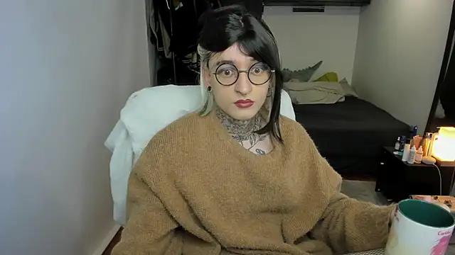 Snapshot of ShiiraVelkor chatting on 10/22/25, 09:31 ShiiraVelkor online show from 10/22/25, 09:31