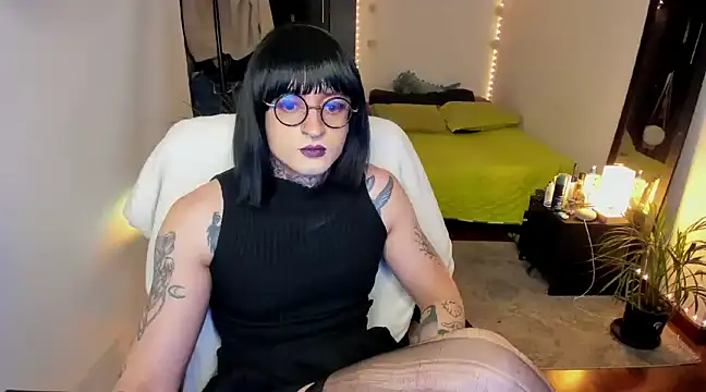 Snapshot of ShiiraVelkor chatting on 02/18/25, 01:22 ShiiraVelkor online show from 02/18/25, 01:22