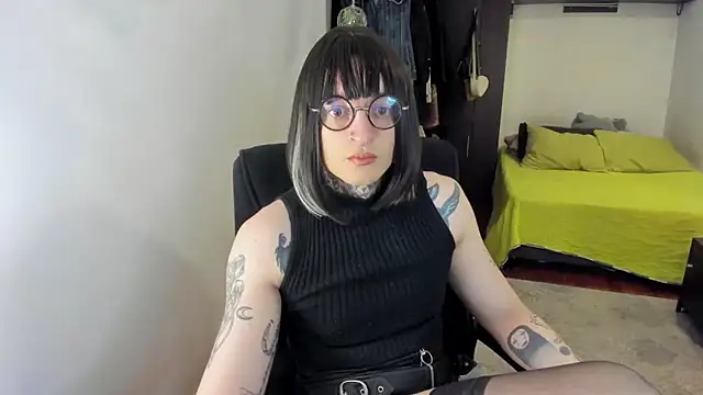 Snapshot of ShiiraVelkor chatting on 12/05/25, 09:41 ShiiraVelkor online show from 12/05/25, 09:41