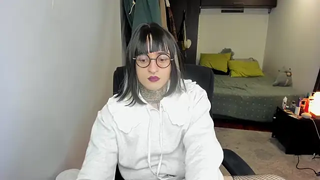 Snapshot of ShiiraVelkor chatting on 11/24/25, 09:37 ShiiraVelkor online show from 11/24/25, 09:37