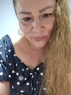 Snapshot of SluttyMilf79 chatting on 07/18/26, 07:39 SluttyMilf79 online show from 07/18/26, 07:39