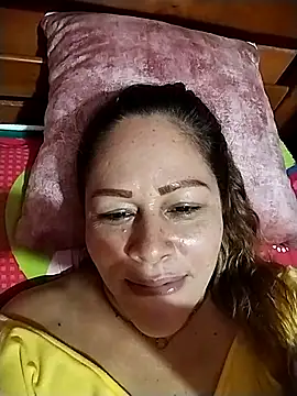 Snapshot of SluttyMilf79 chatting on 02/24/25, 07:44 SluttyMilf79 online show from 02/24/25, 07:44