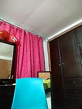 Snapshot of SluttyMilf79 chatting on 03/10/25, 10:39 SluttyMilf79 online show from 03/10/25, 10:39
