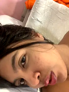 nicole fisherr online show from 10/16/25, 03:37