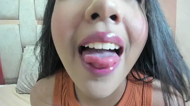 nicole fisherr online show from 09/14/25, 04:35