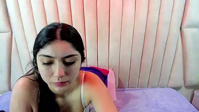 Lucy Anall  online show from 05/04/26, 10:23