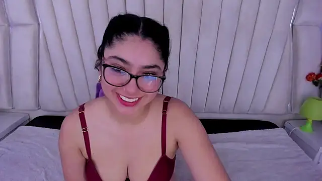Snapshot of Lucy_Anall_ chatting on 12/20/24, 12:30 Lucy Anall online show from 12/20/24, 12:30