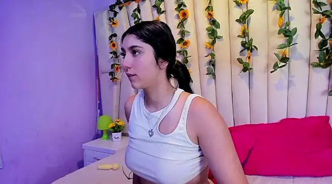 Snapshot of Lucy_Anall_ chatting on 02/09/25, 01:11 Lucy Anall online show from 02/09/25, 01:11