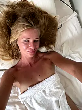 -OliWow- online show from 11/11/25, 08:42