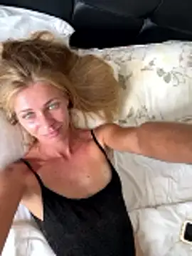 -OliWow- online show from 01/10/26, 03:02