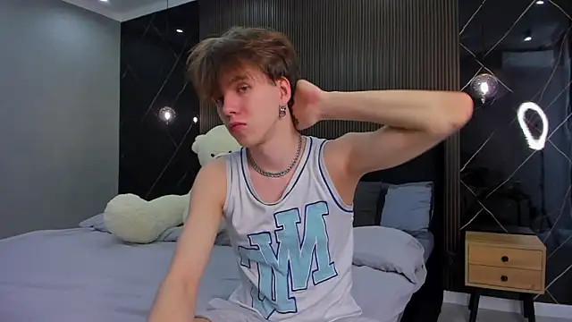 Snapshot of braxiboy chatting on 02/02/25, 08:24 braxiboy online show from 02/02/25, 08:24