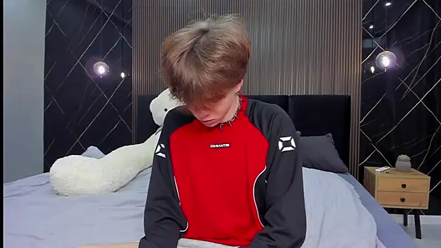 Snapshot of braxiboy chatting on 02/08/25, 02:16 braxiboy online show from 02/08/25, 02:16