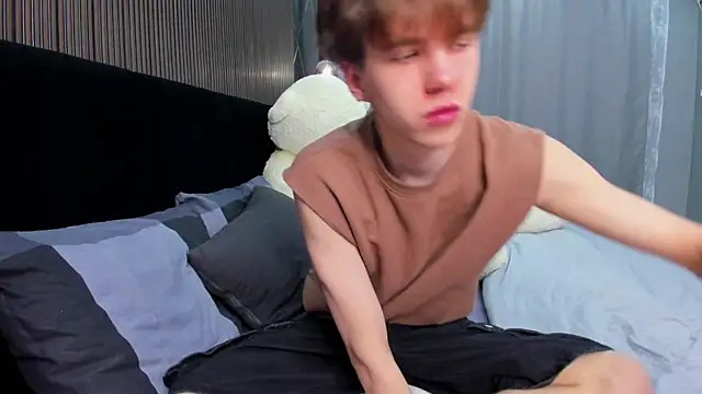 Snapshot of braxiboy chatting on 01/19/25, 12:17 braxiboy online show from 01/19/25, 12:17