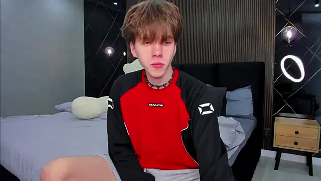 Snapshot of braxiboy chatting on 02/01/25, 06:54 braxiboy online show from 02/01/25, 06:54