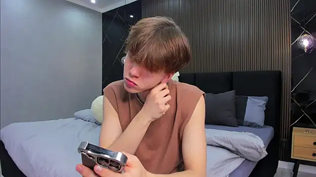 Snapshot of braxiboy chatting on 02/03/25, 12:57 braxiboy online show from 02/03/25, 12:57