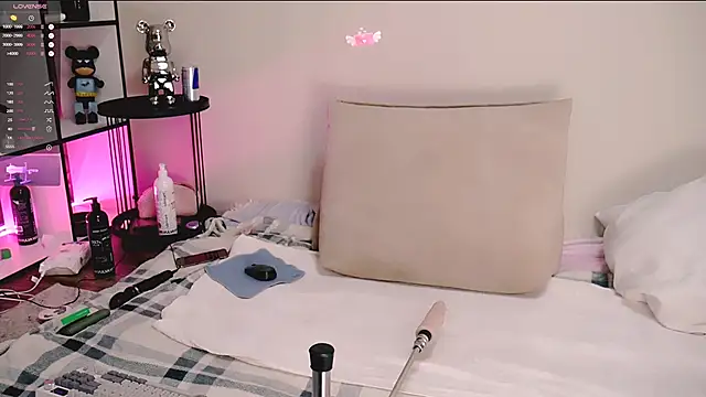 Snapshot of viamoon chatting on 02/18/26, 03:37 viamoon online show from 02/18/26, 03:37