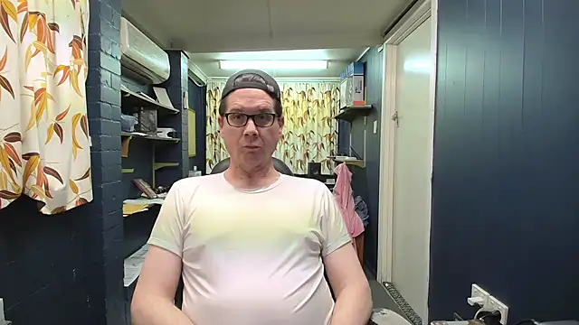 Snapshot of tilobinder chatting on 09/12/25, 01:44 tilobinder online show from 09/12/25, 01:44