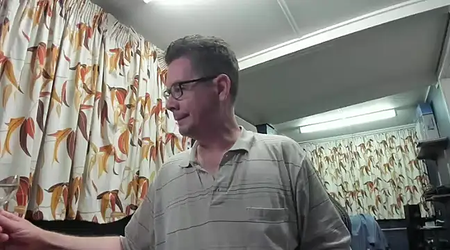 Snapshot of tilobinder chatting on 12/24/24, 02:44 tilobinder online show from 12/24/24, 02:44