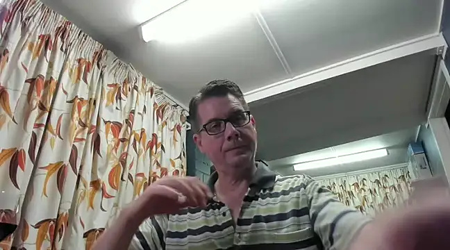 Snapshot of tilobinder chatting on 12/28/24, 12:24 tilobinder online show from 12/28/24, 12:24