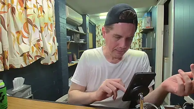 tilobinder online show from 12/22/25, 12:38