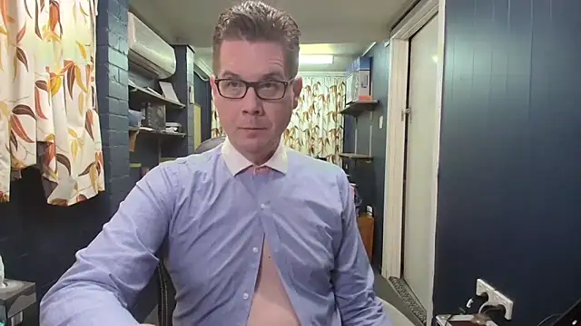 tilobinder online show from 11/15/25, 01:37