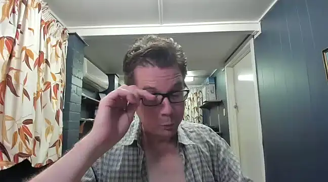 Snapshot of tilobinder chatting on 12/08/24, 02:41 tilobinder online show from 12/08/24, 02:41