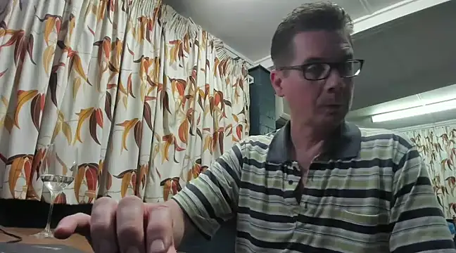 Snapshot of tilobinder chatting on 01/01/25, 02:42 tilobinder online show from 01/01/25, 02:42