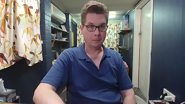 Snapshot of tilobinder chatting on 10/24/25, 12:59 tilobinder online show from 10/24/25, 12:59