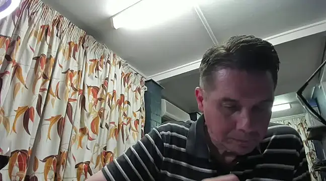 Snapshot of tilobinder chatting on 12/21/24, 12:59 tilobinder online show from 12/21/24, 12:59