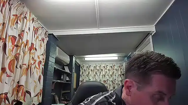 Snapshot of tilobinder chatting on 12/21/24, 04:03 tilobinder online show from 12/21/24, 04:03