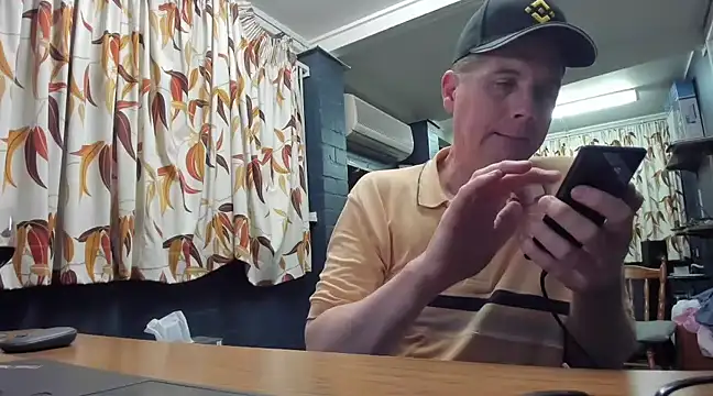 Snapshot of tilobinder chatting on 03/05/25, 02:45 tilobinder online show from 03/05/25, 02:45