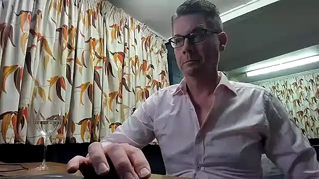 Snapshot of tilobinder chatting on 12/14/24, 01:16 tilobinder online show from 12/14/24, 01:16