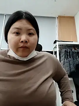 Snapshot of hello098712 chatting on 09/29/25, 03:24 hello098712 online show from 09/29/25, 03:24