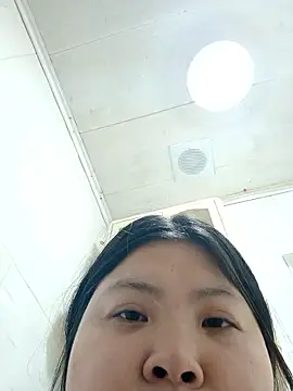 hello098712 online show from 11/14/25, 09:13