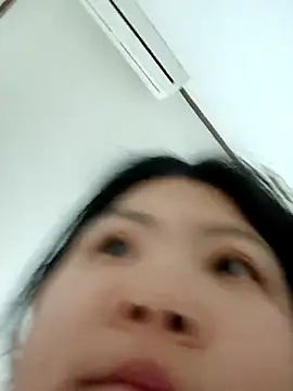 hello098712 online show from 04/28/26, 02:21