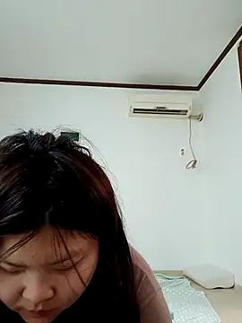 Snapshot of hello098712 chatting on 03/21/25, 08:06 hello098712 online show from 03/21/25, 08:06