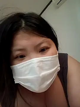 Snapshot of hello098712 chatting on 10/11/25, 04:13 hello098712 online show from 10/11/25, 04:13