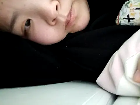 hello098712 online show from 02/15/26, 12:15