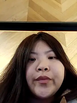 Snapshot of hello098712 chatting on 03/10/25, 05:11 hello098712 online show from 03/10/25, 05:11