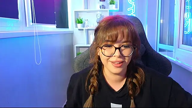 CutiePie3 online show from 11/30/25, 08:48