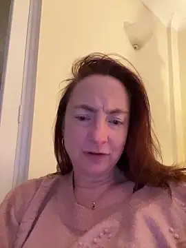 Snapshot of LouiseTswing chatting on 12/30/24, 08:25 LouiseTswing online show from 12/30/24, 08:25