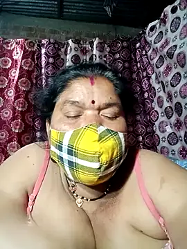Snapshot of Hot_Falguni chatting on 02/15/25, 04:34 Hot Falguni online show from 02/15/25, 04:34