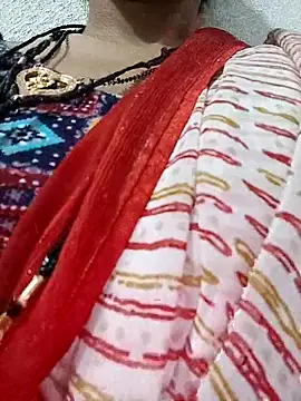 Snapshot of Hot_Falguni chatting on 10/15/25, 08:00 Hot Falguni online show from 10/15/25, 08:00